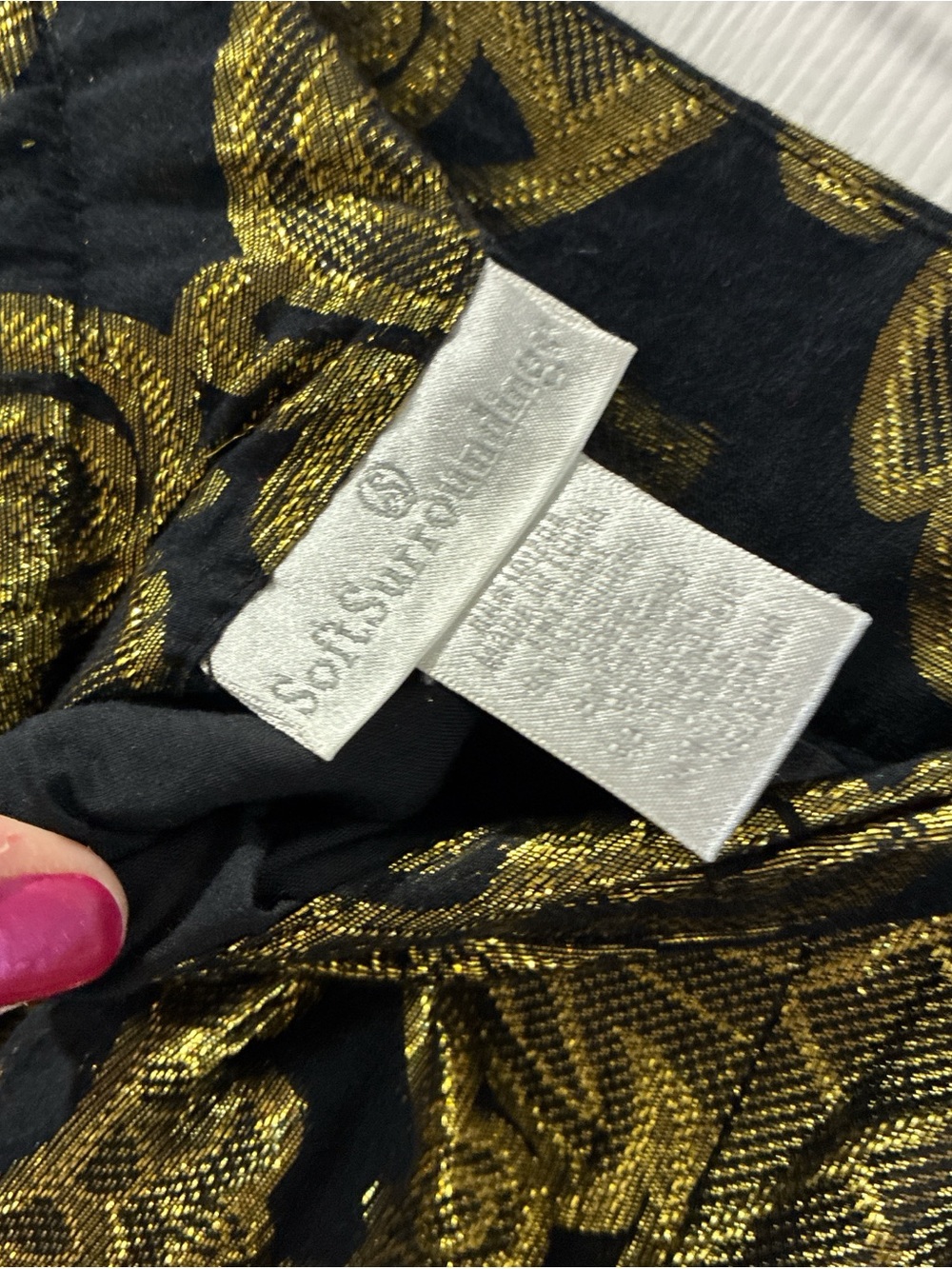 Gorgeous black & gold metallic skirt - Picture 5 of 5